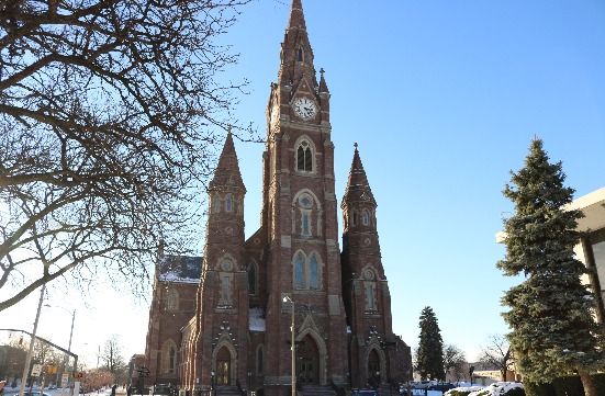 Cathedral with bird spikes